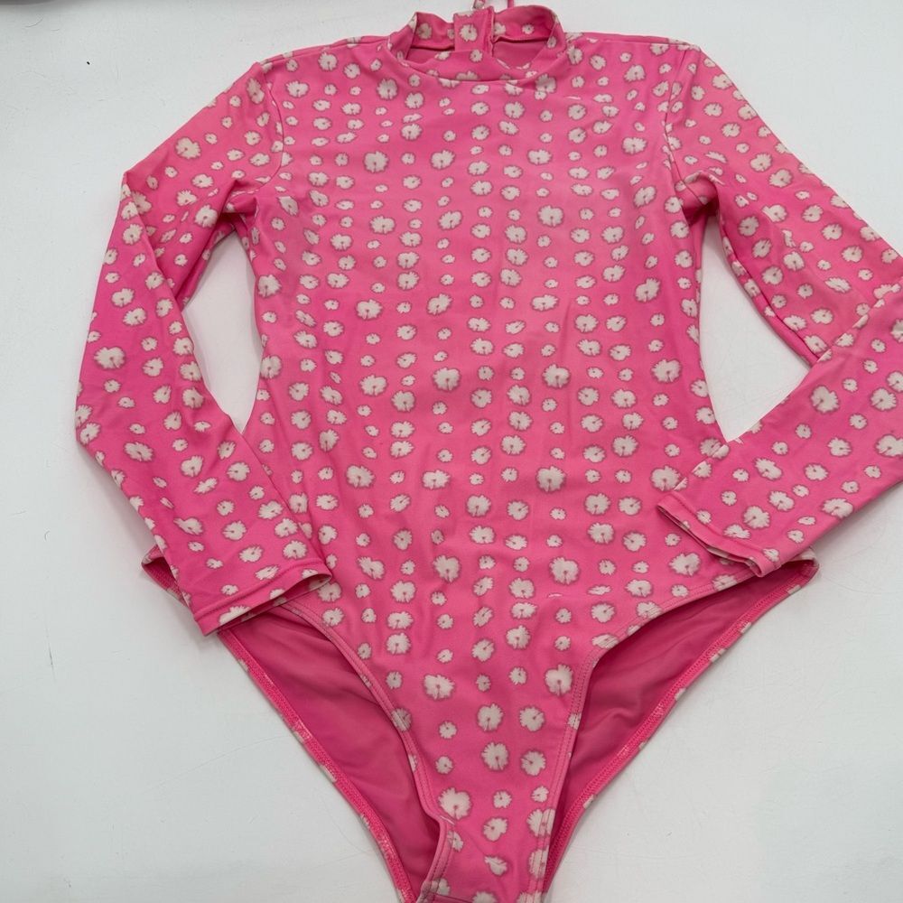 Sisstrevolution Long Sleeve Zip-Back Rash Guard 1Pc Swimsuit | Pink/White | Med - Picture 2 of 7